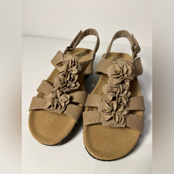 Clarks Merliah Sheryl Beige Leather Sandals Women’s Size 8 adjustable straps - Picture 4 of 10
